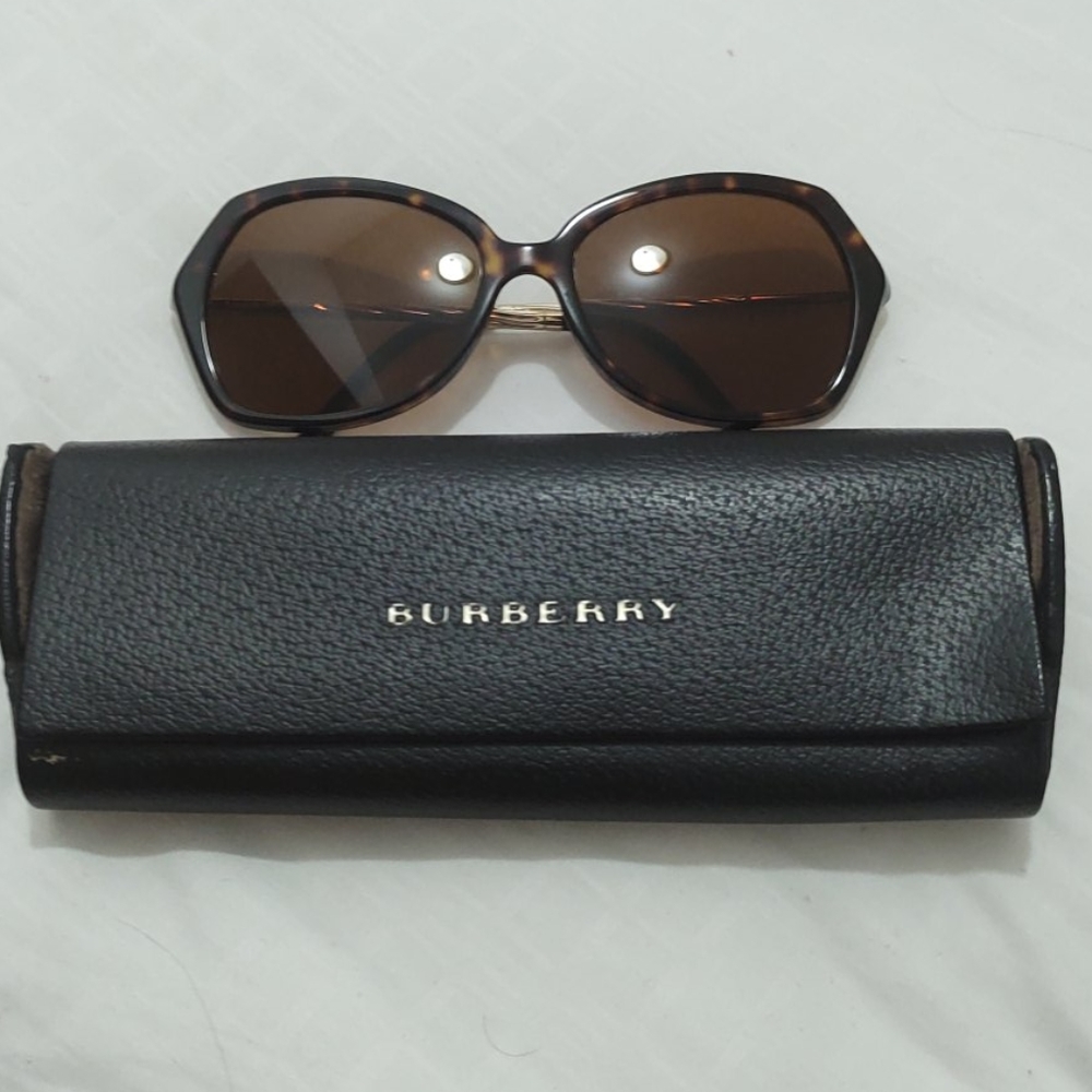 Burberry Women's Classic Tortoise Brown Sunglasses With Gold Accent